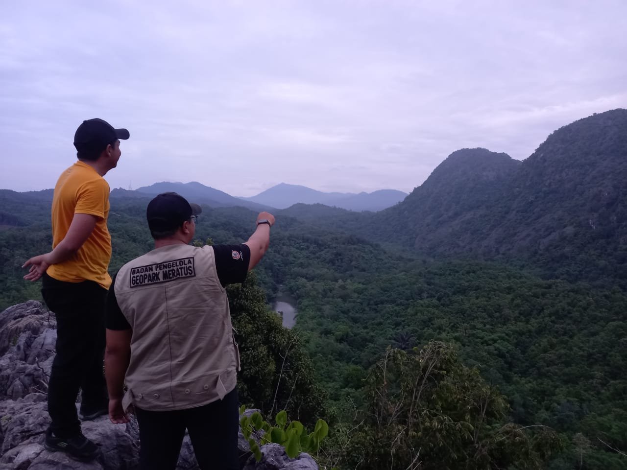 Menemukan Keajaiban Geopark Meratus Ratusan Juta Tahun dari Puncak Langara