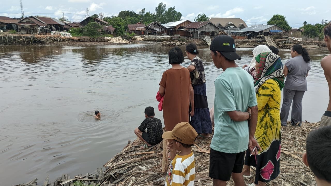 Balita Tenggelam di Sungai Alalak Barito Kuala