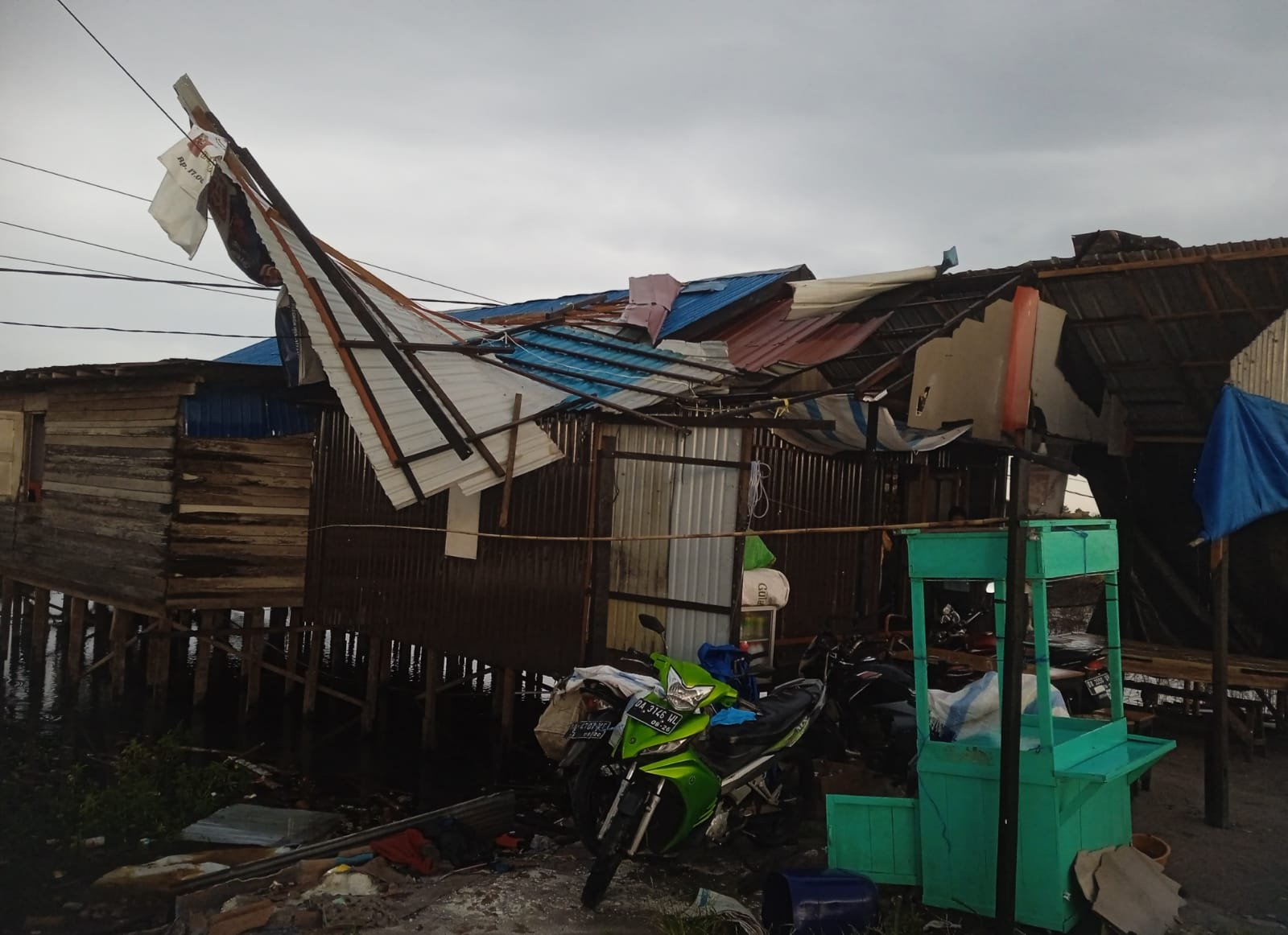 Angin Kencang Landa Tiga Kabupaten di Kalsel