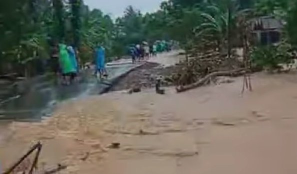 Banjir Landa Kawasan Wisata Lembah Bajuin Kabupaten Tanah Laut