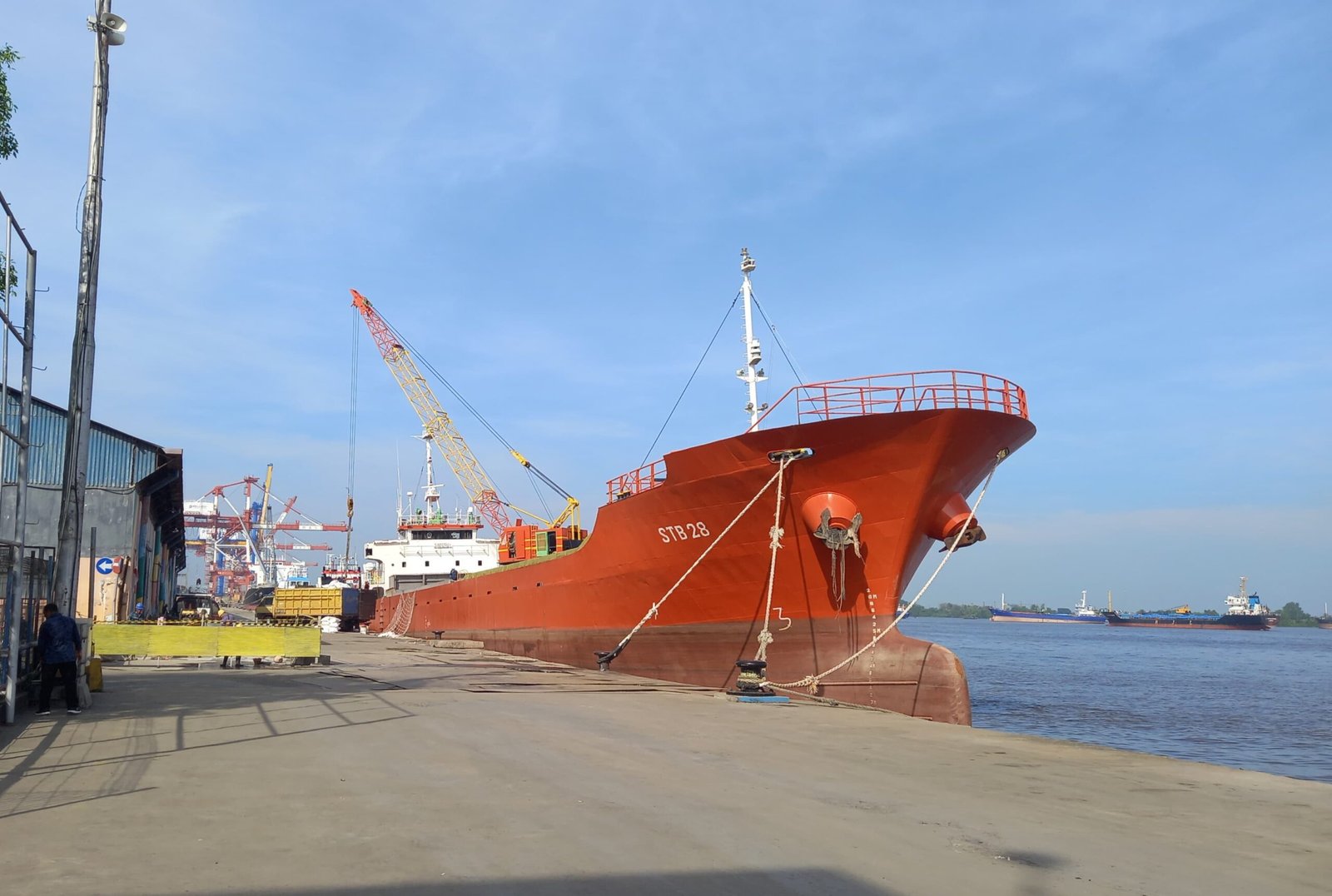 Kelangkaan BBM Jadi Hambatan Distribusi Logistik di Kalsel