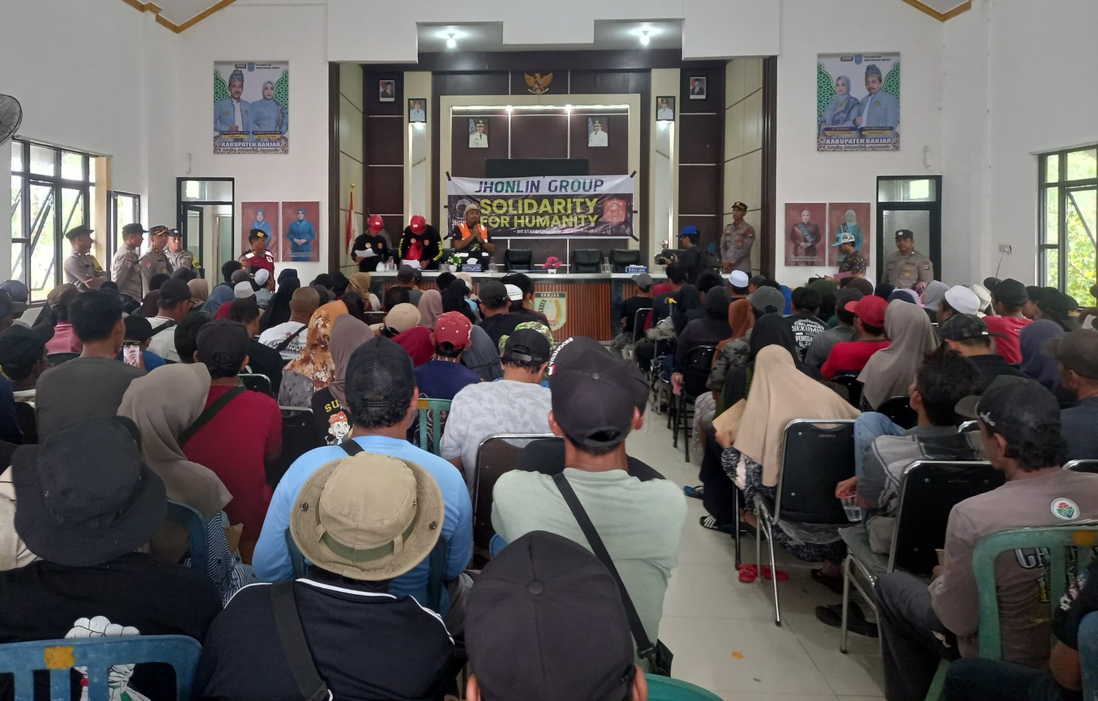 Jhonlin Grup Bantu Korban Banjir Kabupaten Banjar Rp1 Miliar