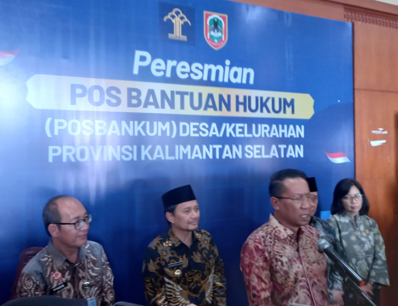 Menkum Resmikan 2016 Posbankum di Kalsel