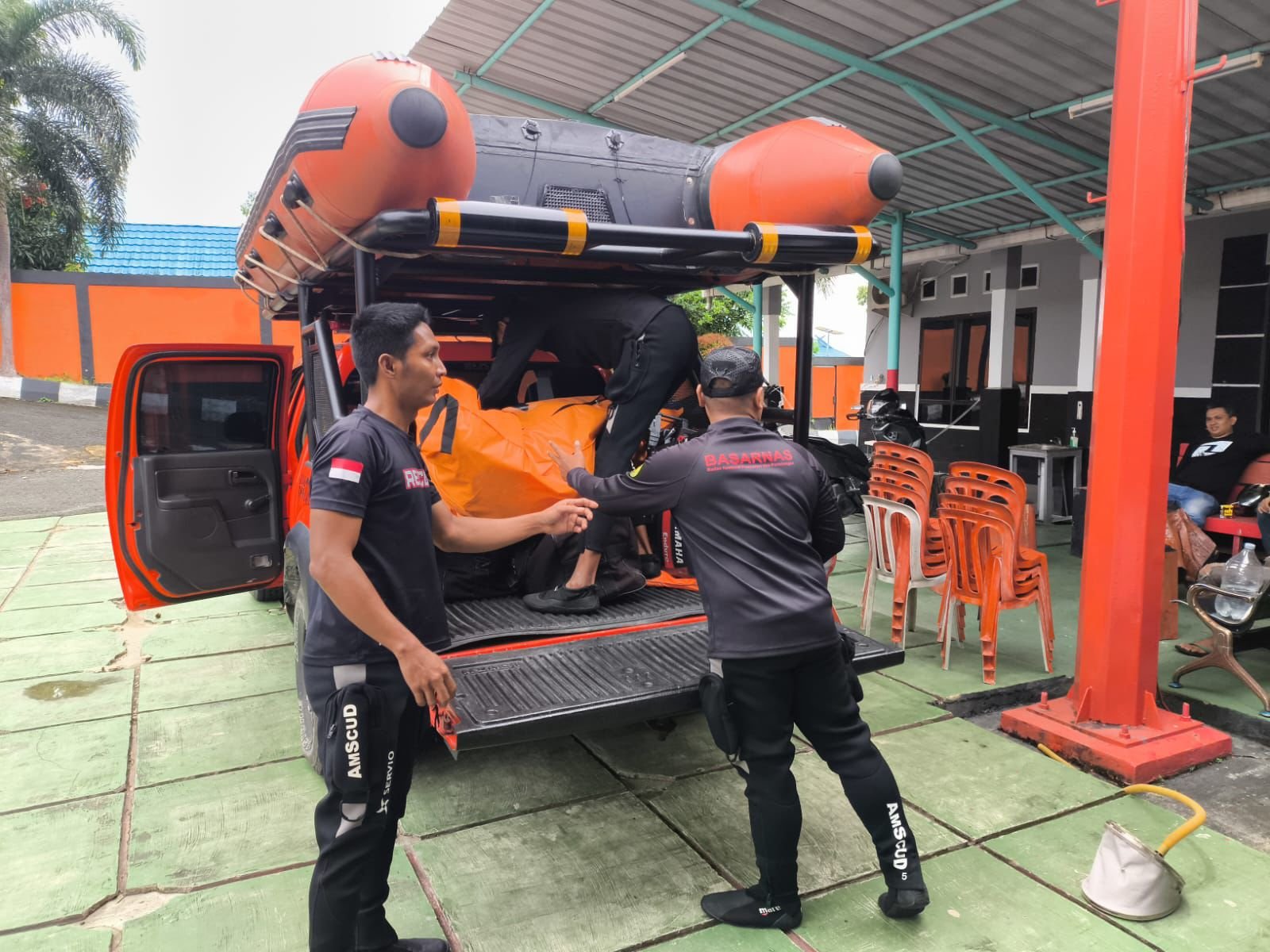 Satu Orang Pemancing Diduga Terjatuh dari Perahu di Perairan Sampanahan, Tim SAR Gabungan Lakukan Pencarian