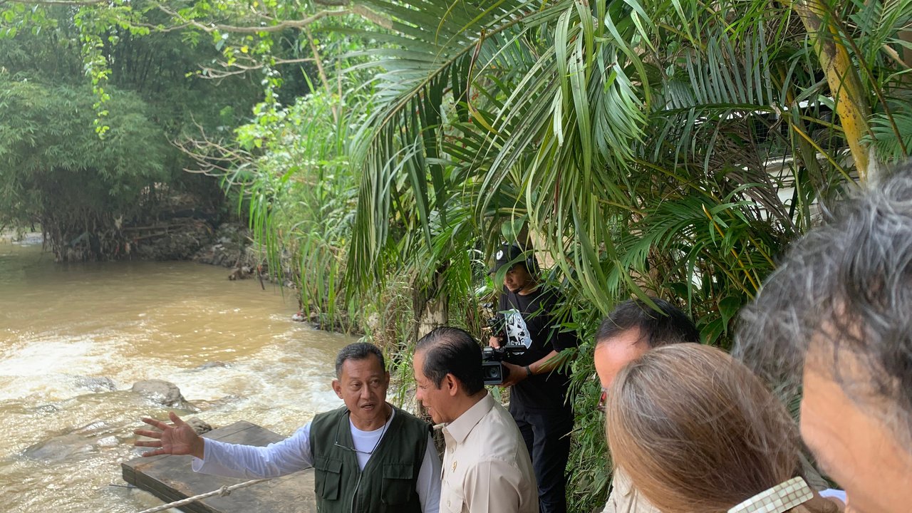 Perangi Sampah Sungai dan Laut, Menteri Hanif Sepakat dengan Fatwa Haram MUI