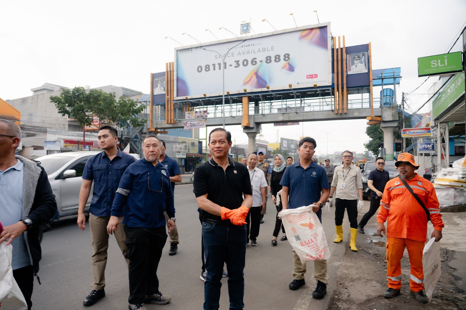 Menteri LH Pimpin 4.000 Personel Tangani Darurat Sampah di Tangerang Selatan