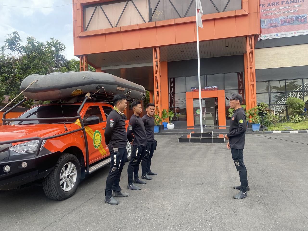 Kansar Banjarmasin Kerahkan Tim Rescue Cari Remaja yang Tenggelam di Sungai Barito