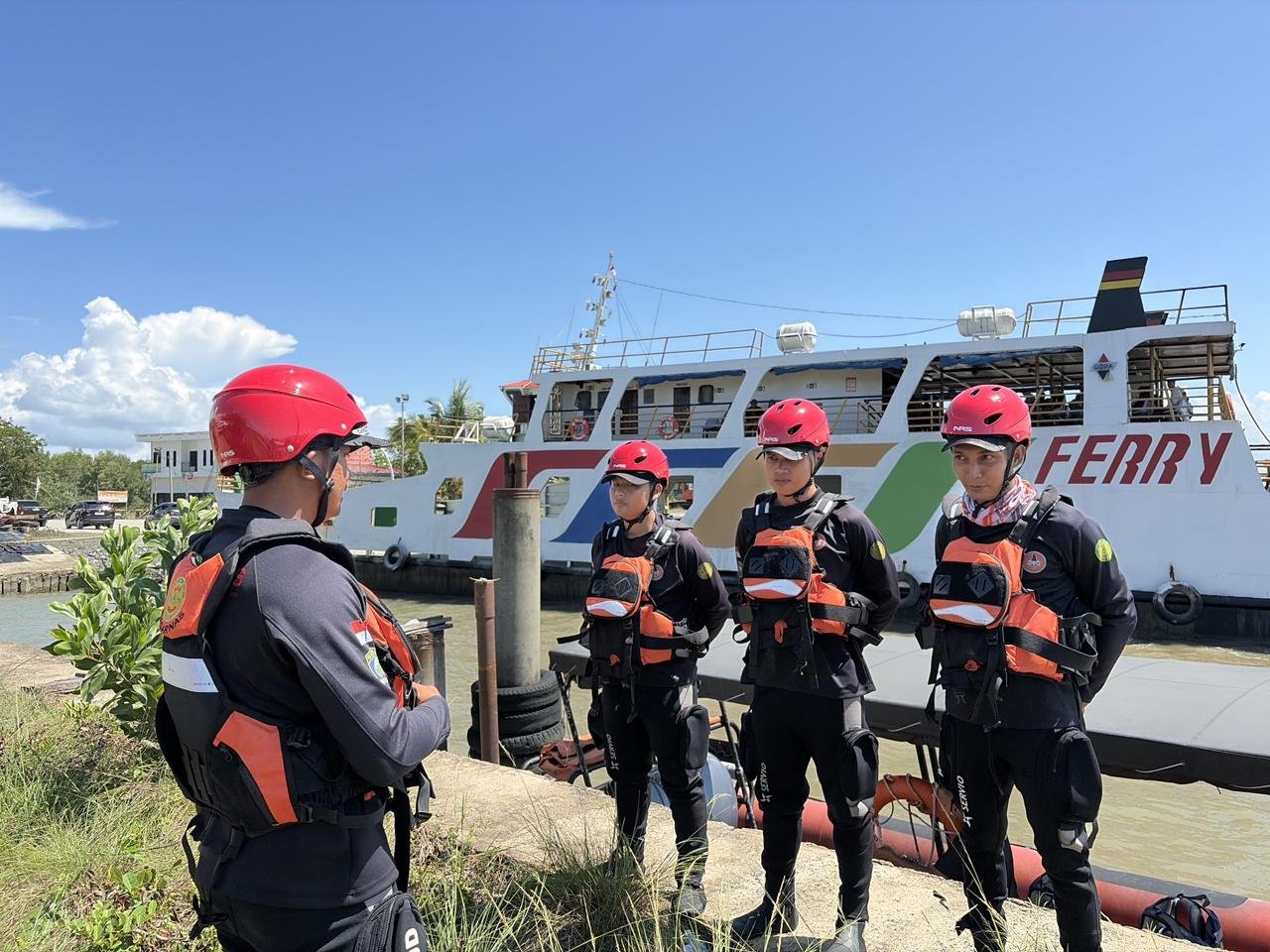 Nelayan Terjatuh dari KM Putra di Perairan Muara Kintap