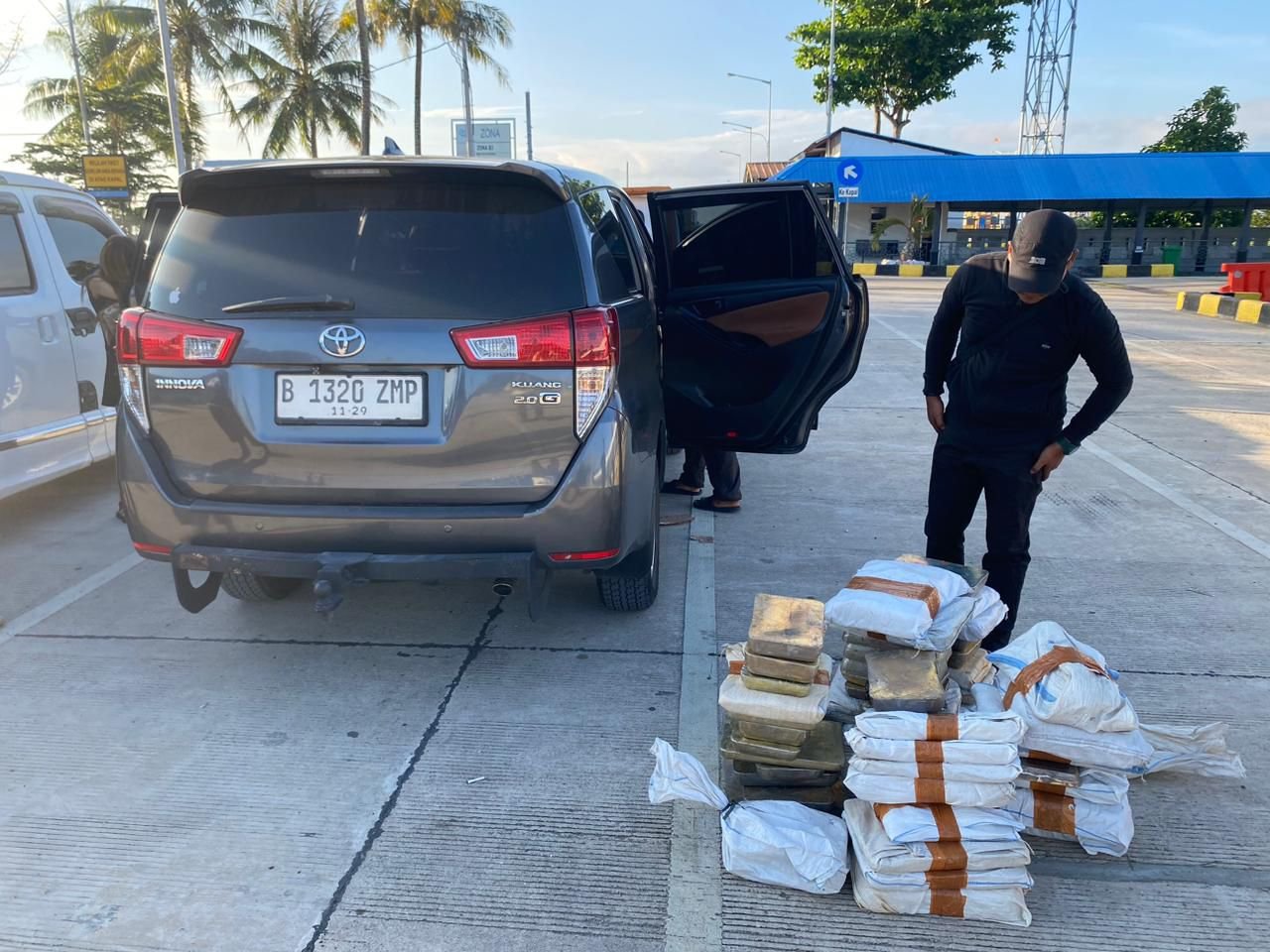 Satlap Tri Cakti Gagalkan Penyelundupan 1,2 Ton Timah di Pulau Bangka