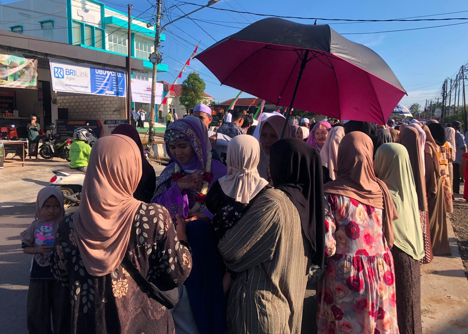 Bategang Tradisi Menyambut Kepulangan Jemaah Haji