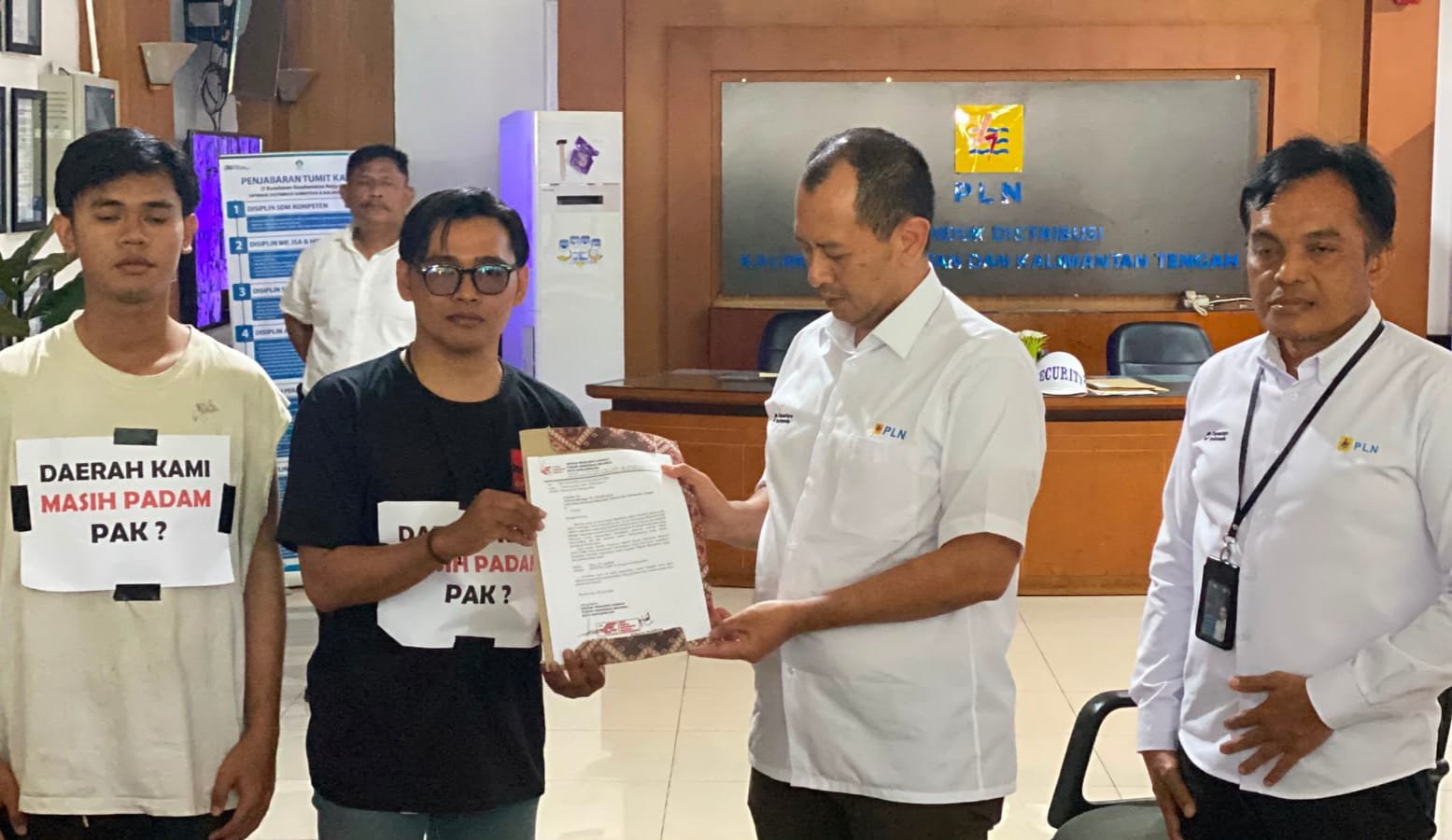 Gelombang Protes Pemadaman Listrik Kian Meluas