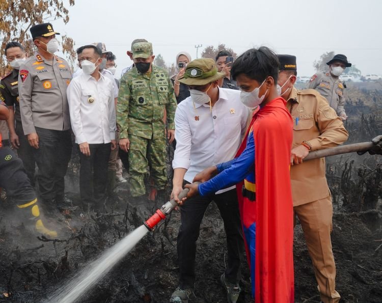 Menteri Kehutanan Apresiasi “Forest Hero” Rudiansyah
