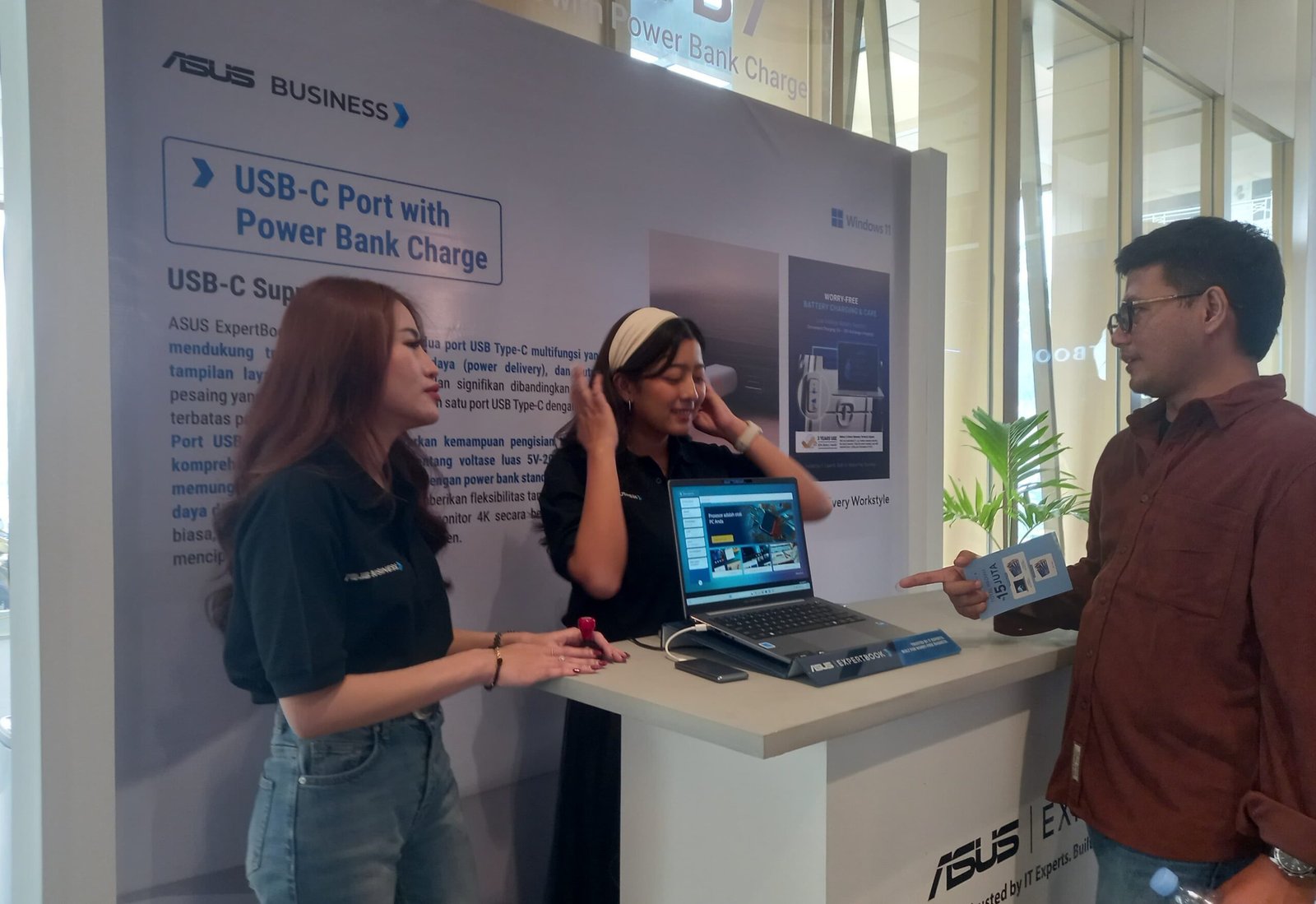 ASUS Perkenalkan ExpertBook Ultra
