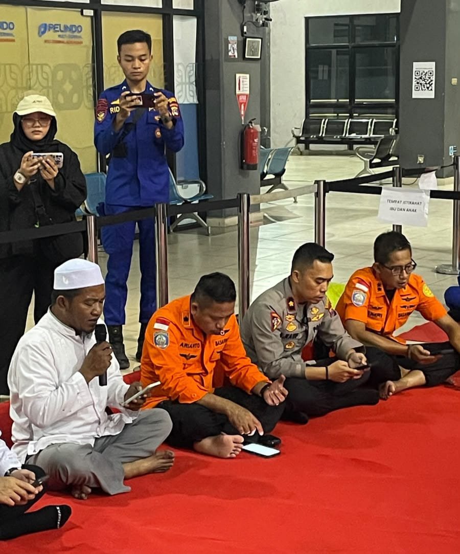Keluarga Korban KM Virgo Transport 8 Gelar Doa Bersama