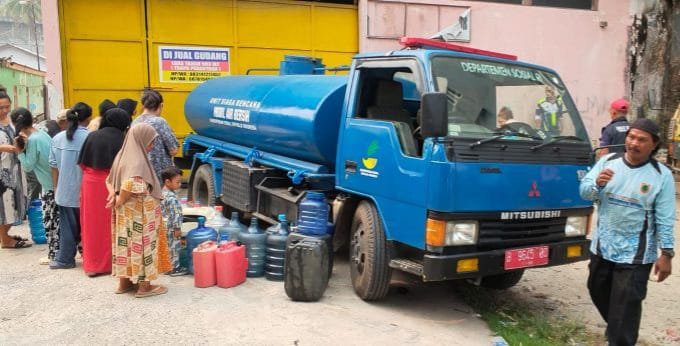 Krisis Air Bersih Warga Banjarmasin Terpaksa Konsumsi Air Asin